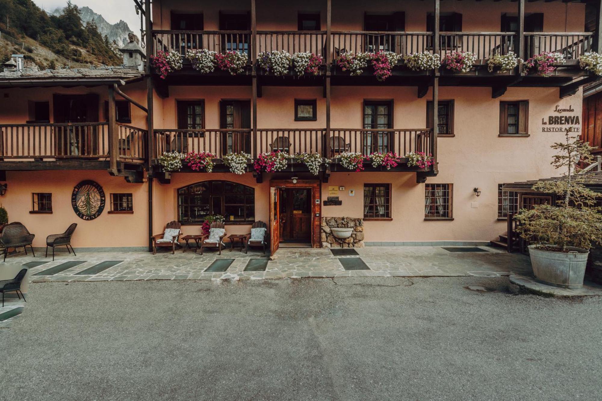 Locanda La Brenva - Estella Hotel Collection & Experience クールマイユール エクステリア 写真
